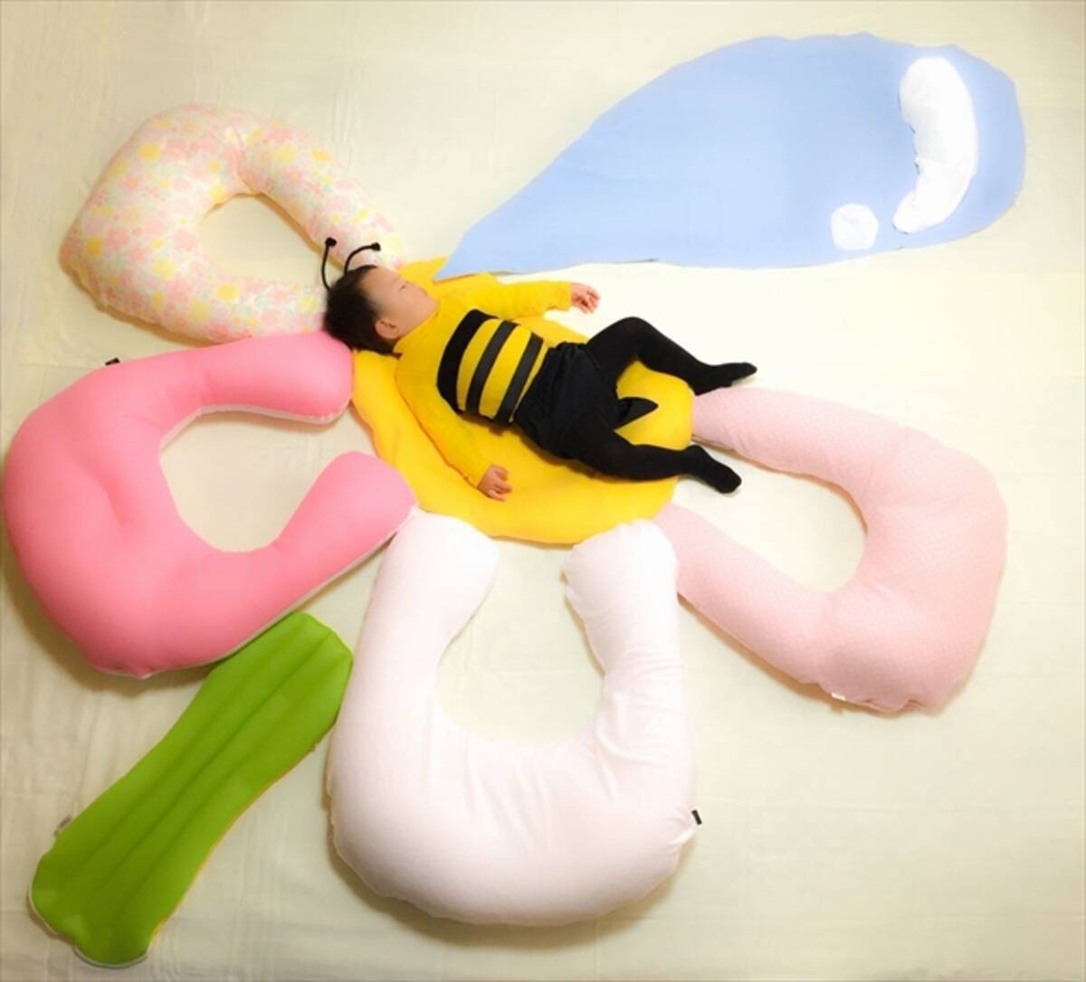 寝相はアートだ 赤ちゃんをデコる 寝相アート の作り方 エキサイトニュース 2 3