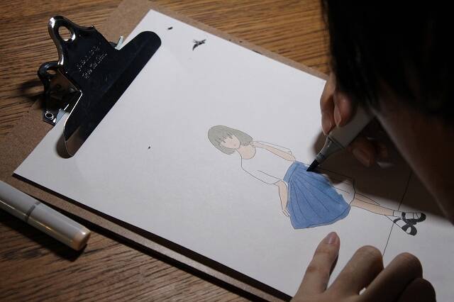 可愛らしい女の子の意味深発言を描く　チープアーティスト「しおひがり」って誰？