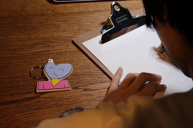 可愛らしい女の子の意味深発言を描く　チープアーティスト「しおひがり」って誰？