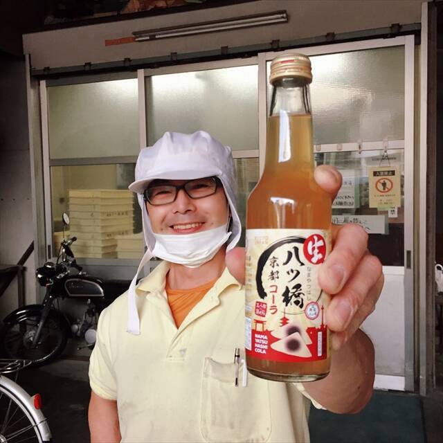 京都のメーカー手がける「生八ッ橋コーラ」を飲んでみた