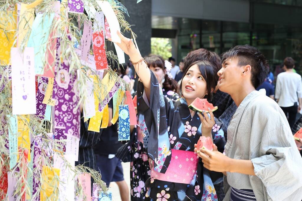 七夕に浴衣で授業を受ける学生たち　國學院大学が「和装デー」実施　