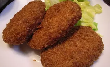 「台風の日にコロッケを食べる慣習」15周年を迎えていた！