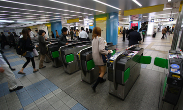 鳥取・島根に自動改札機が初めてやってくる　「大都会の仲間入りやんけ！」と県民歓喜