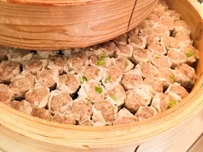 崎陽軒のシウマイ「食べ放題」に挑戦　女子2人で何個食べられるのか