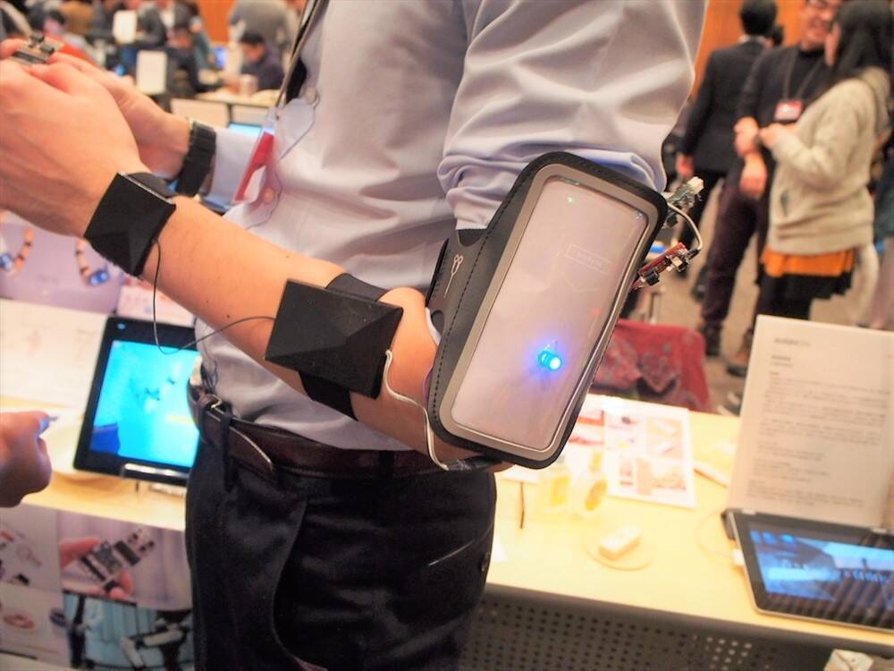 料理中にエプロン通じてスマホ遠隔操作　ものづくりの登竜門「GUGEN 2016」の傑作