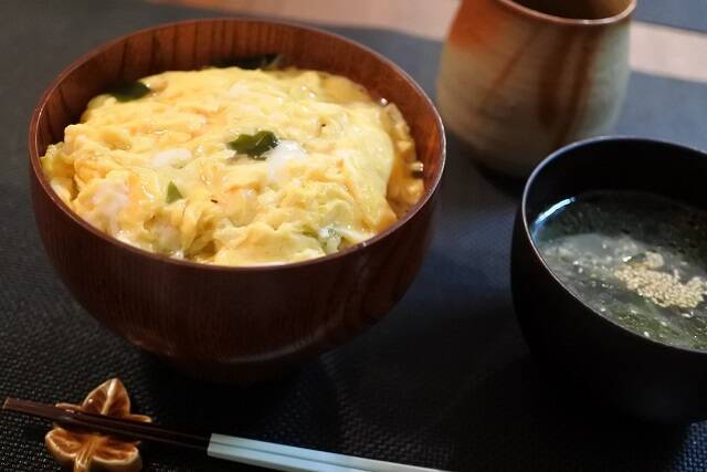 フリーズドライの「本格派たまごスープ」で天津飯が作れる