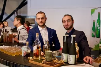 イギリス人は「にごり酒」がお好き？ カクテルで飲む日本酒の可能性