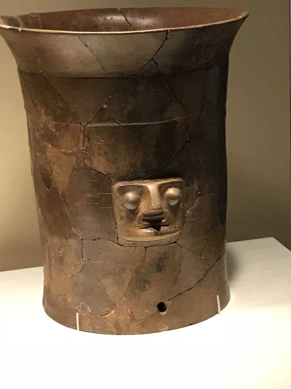 「アンデスのフチ子」「アゴ呼ぶな！」 古代アンデス文明展で変顔コンテストを開催する理由