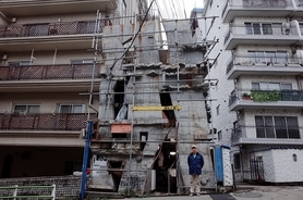 三田のガウディ、足立区のレディ・ガガ、ご当地アウトサイダー登場バスツアー