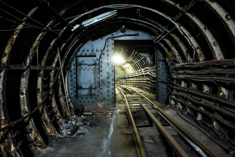 ロンドンの地下を走る秘密の郵便運送用鉄道「メールレール」に乗ってみた