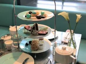 「ティファニーで朝食を」が現実に　NYティファニーにオープンした予約至難のカフェに行ってみた
