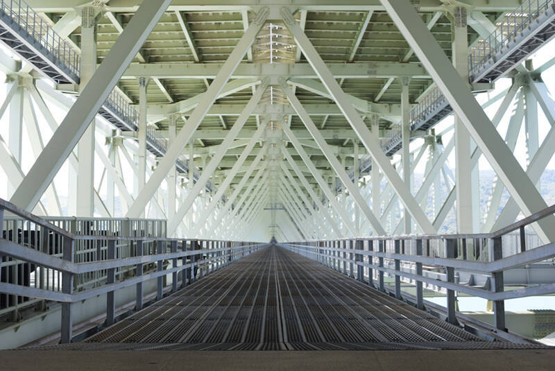 世界最長の吊り橋「明石海峡大橋」の管理用通路を歩くツアー 参加条件に「2時間トイレ我慢できる方」