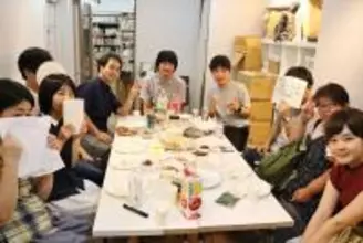 初対面の“同級生”と学校生活を懐かしむ「架空同窓会」がエモい