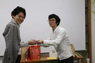 「黒歴史」プレゼント交換会で、元カレ・元カノの思い出を成仏させた日