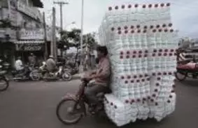 自由すぎる!?　ベトナム流バイクの乗り方写真集