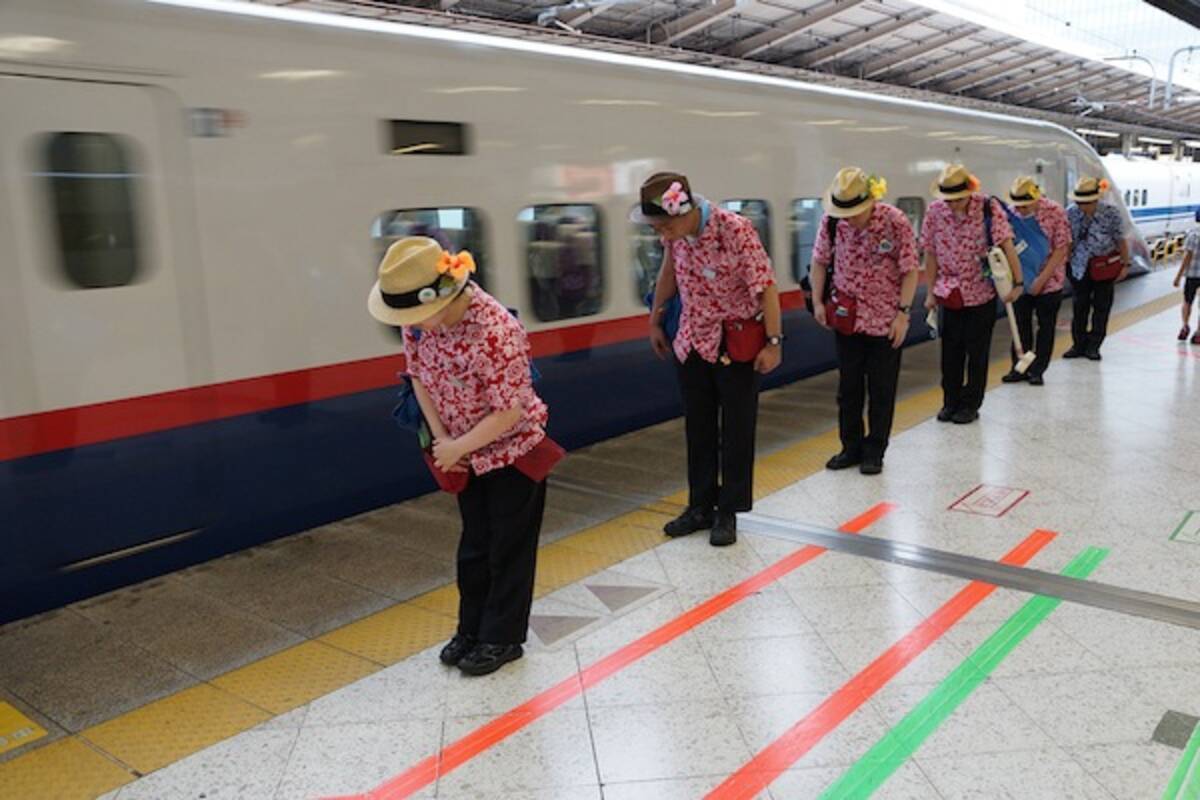 7分間で車内をピカピカにする 新幹線お掃除の天使たち エキサイトニュース