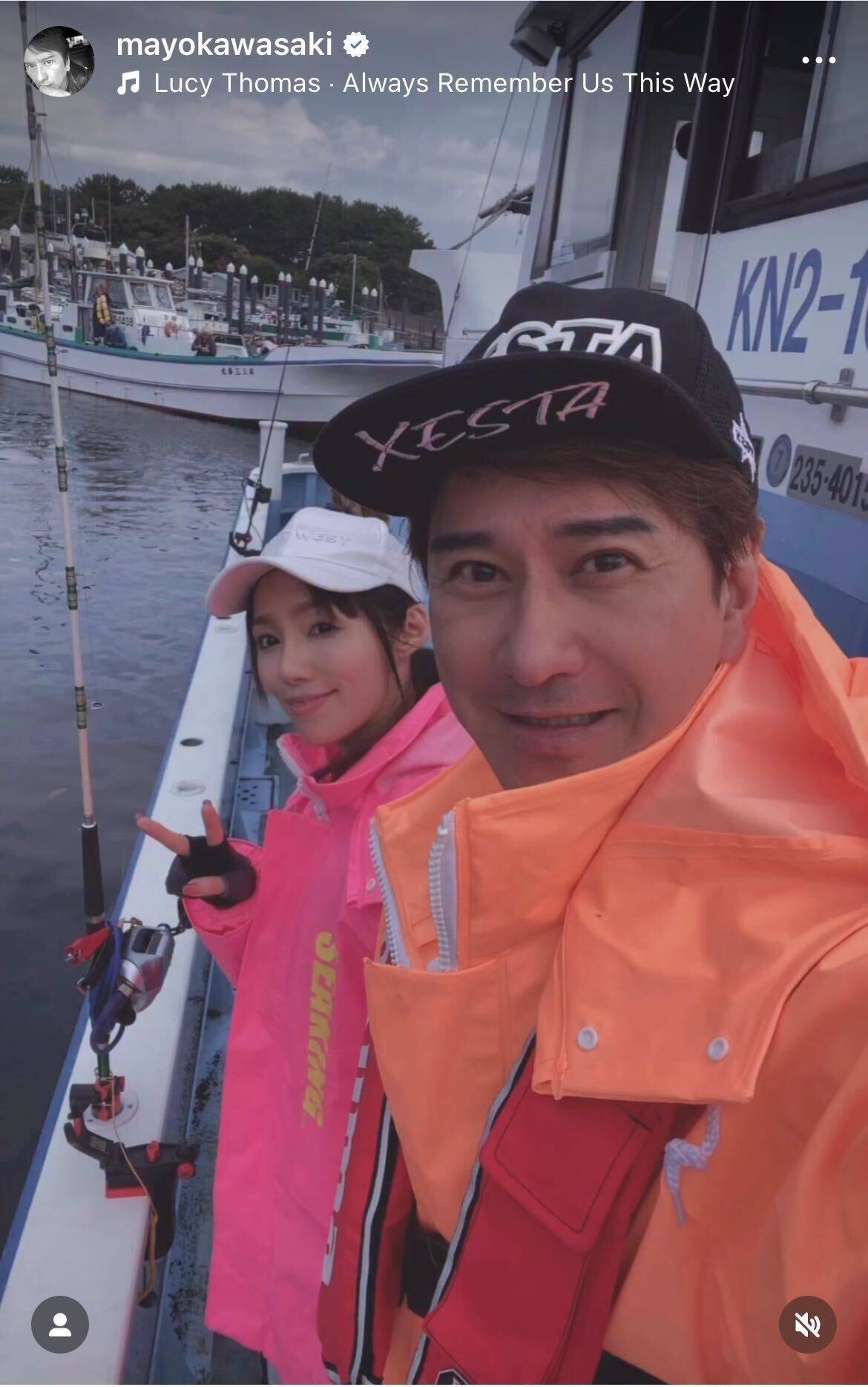 川崎麻世夫妻、久しぶりの釣りで太刀魚に挑戦 「雨男」も健在