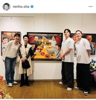 蓮舫氏、向井亜紀の双子の初個展に来場「お互い双子ママとして、子ども達の成長に涙」