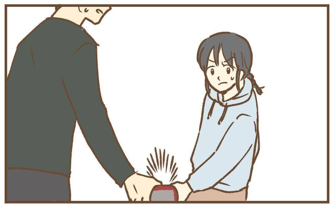 【漫画】スマホを奪おうとしたら避けられた！ こうなったら…【保育園トラブル Vol.37】