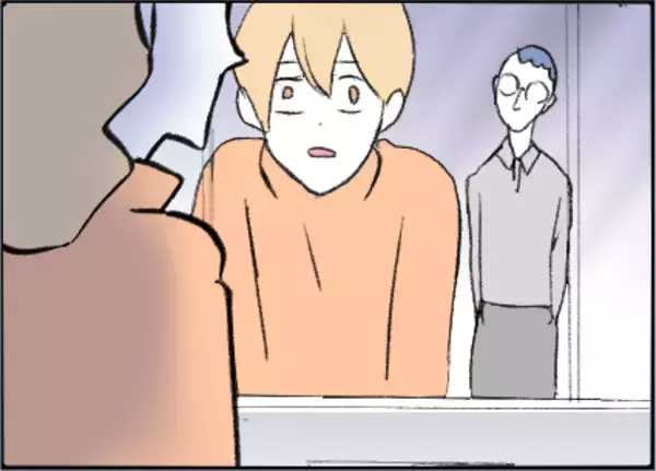 「【漫画】目が点に…トイレを借りると、鏡にあの男の姿が【友達のお父さんに粘着されてます Vol.27】」の画像