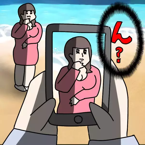 「【漫画】写真が好きらしいヤバ美　海を背景に撮ってあげることに【非常識な女がウチにきた Vol.17】」の画像