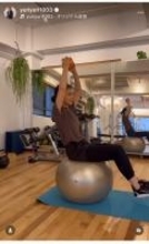 石田ゆり子、2026年は運動でスタート　バランスボールエクササイズを公開