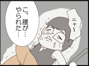 【漫画】風呂の覗き見に失敗！ 咄嗟に猫の振りをする【マジメだと思ってた義父は… Vol.136】