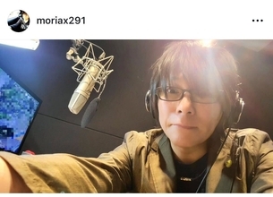 声優・森川智之、デビュー40周年を前にナレーション現場の様子を公開「新人の頃を思い出す」