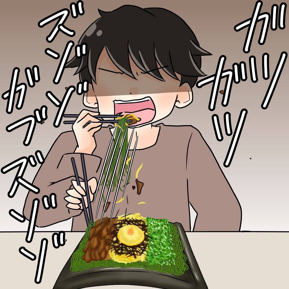 【漫画】妹が先輩の手をパシッと叩いて注意「意地汚いですよ！」【女は少食で然るべき Vol.17】