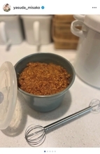 安田美沙子、息子たちと春に仕込んだ手作り味噌が完成「濃厚で甘くておいしーい！」