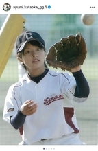 片岡安祐美、20年ぶりの母校で講演　高校時代のユニフォーム姿も公開