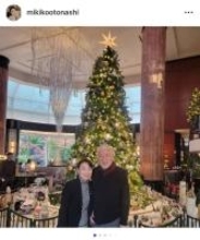 「いい夫婦の日」音無美紀子、夫・村井國夫とクリスマスムード満点のホテルでライブ前のリフレッシュ