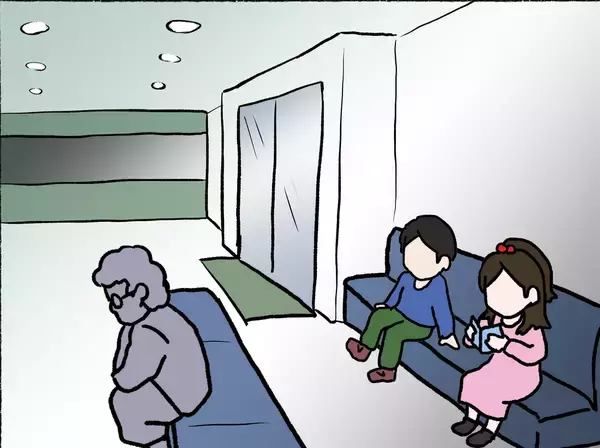 「【漫画】病院でホラー漫画を読んで後悔　現実ではもっと怖いことが起こる【母とうつと私。 Vol.39】」の画像