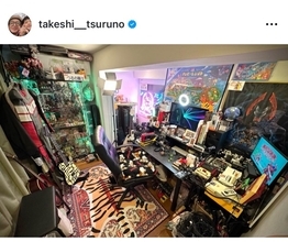 つるの剛士、「ワクワクを拗らせた50歳の部屋」を公開　趣味グッズが所狭しと並ぶ