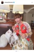 中川翔子、猫カフェでの番組収録と赤ちゃんの寝返りマスターを報告