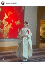 堀田茜、白無垢姿で茜霧島の鏡割りを披露「全部一生の思い出」 豪華ブランドとのコラボで最高の一日