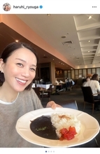 遼河はるひ、デパ地下買い物後に洋食老舗「東洋軒」初訪問