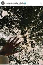 山本舞香、28歳の誕生日に感謝の投稿「お母さん、産んでくれてありがとう」 夫・Hiroへの言葉も