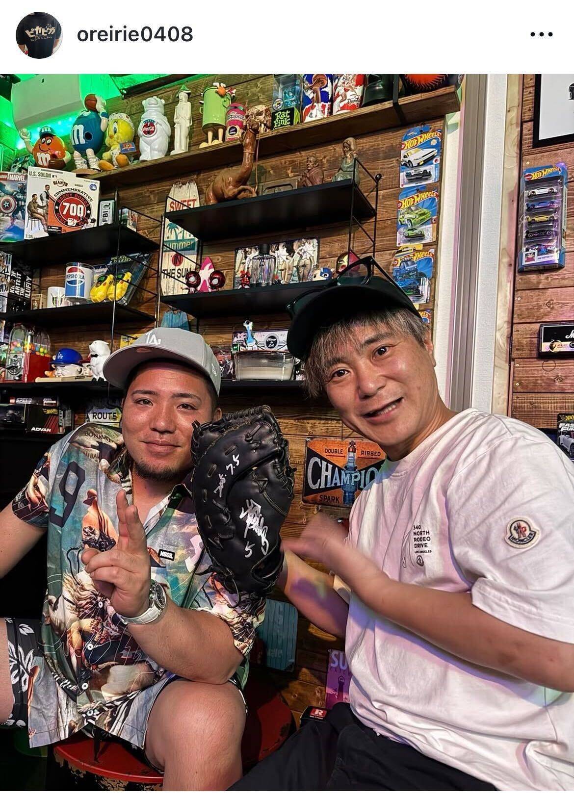 元芸人・入江慎也氏、ソフトバンクホークス山川穂高選手との記念ツーショット公開