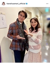 花總まり、舞台は折り返し地点　谷原章介と笑顔の2ショット「懐かしい共演に胸がいっぱい」