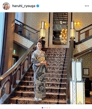 遼河はるひ、2026年新年の挨拶で宝塚時代の着物姿を披露「何十年ぶり!?」