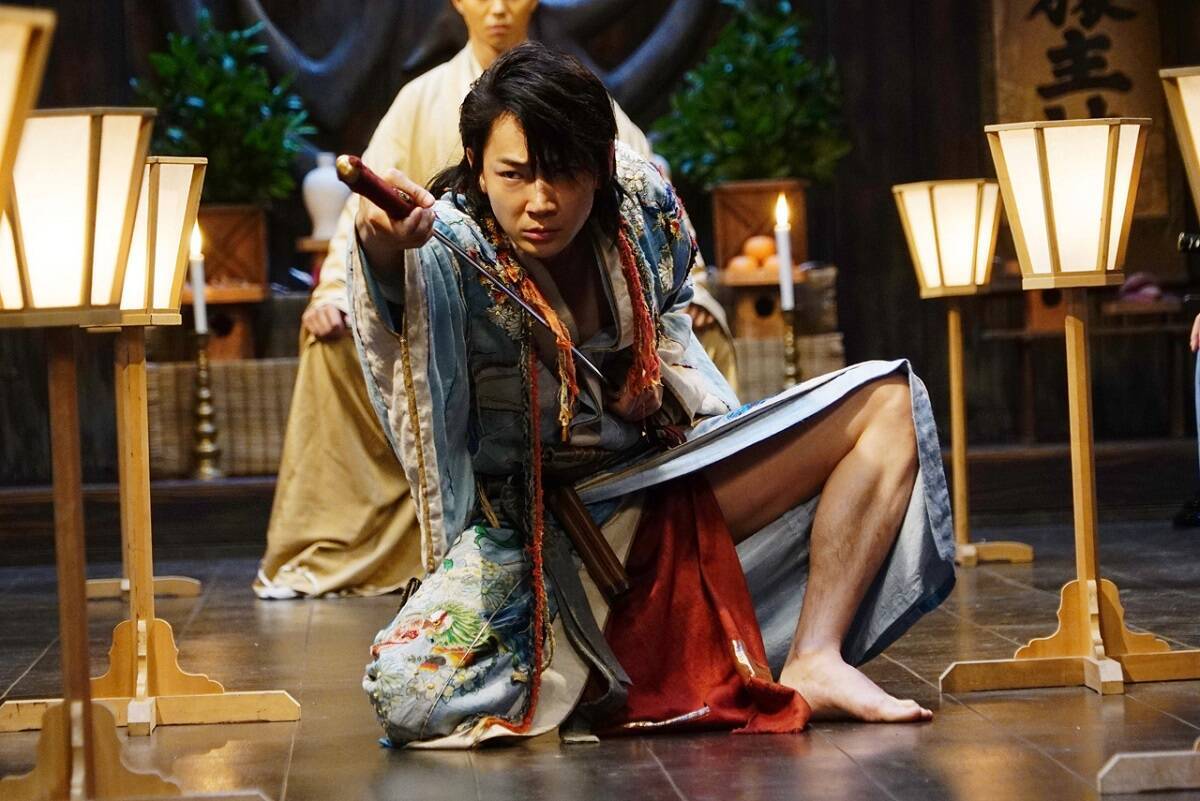 綾野剛主演、宮藤官九郎脚本の映画『パンク侍、斬られて候』をLEGO BIG MORL・ヤマモトが紹介