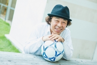 「僕は日本のサッカーにひれ伏してる」 “サッカー大好き芸人” 平畠啓史流 Jリーグの楽しみ方