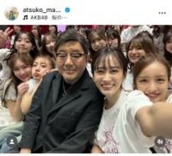 AKB48卒業メンバーら日本武道館ライブ終了　前田敦子が秋元康氏らと自撮りで「ふぅ」と安堵の投稿