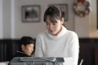 朝ドラ『カムカムエヴリバディ』いよいよ最終週。ひなたが聞くラジオでアニーは何を語る？