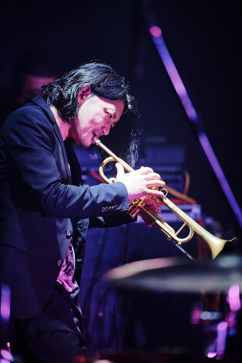 SUGIZOが5人の偉才と即興演奏を繰り広げるサイケデリック・ジャムバンドSHAGが配信ライヴを開催