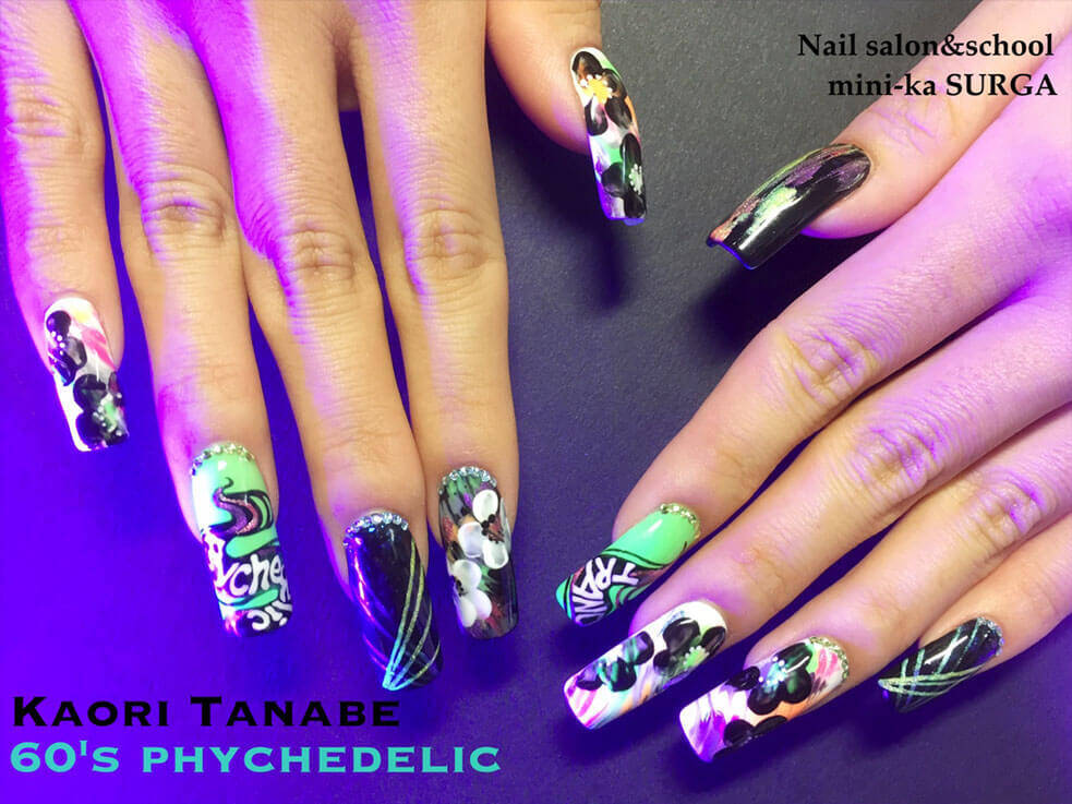 ネイルが暗闇で光る 最新テクノロジーで作る 蛍光ネオンのサイケデリックなデザイン 17年2月12日 エキサイトニュース ネイルが暗闇で光る 最新テクノロジーで作る 蛍光ネオンのサイケデリックなデザイン 17年2月12日 エキサイトニュース