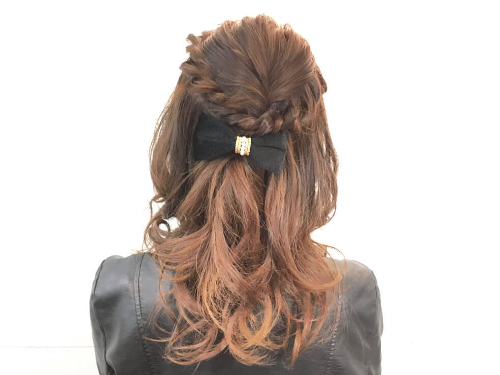 マフラーやスヌードを付けても重くならない 寒い冬にぴったりな簡単ハーフアップ 17年2月2日 エキサイトニュース