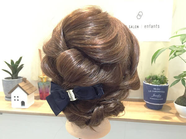 パーティー向けアップ ざっくりとした編み込みがかわいいお手軽簡単ヘアアレンジ 18年1月12日 エキサイトニュース