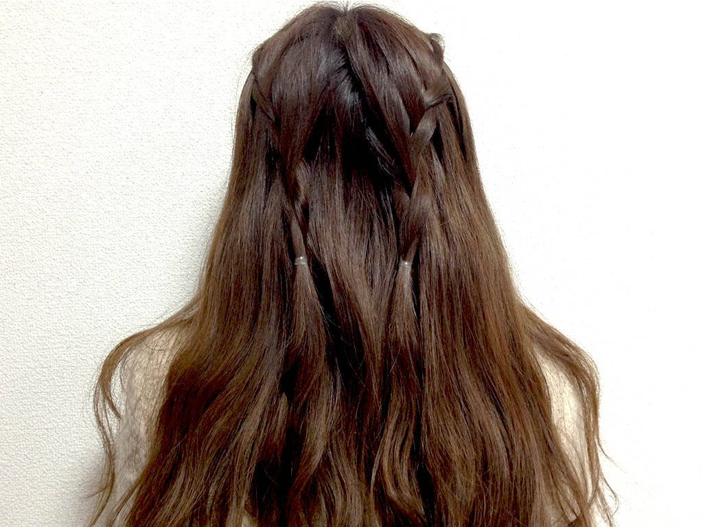 ウォーターフォール って知ってる 海外で人気のウォーターフォールヘアのやり方 17年5月3日 エキサイトニュース